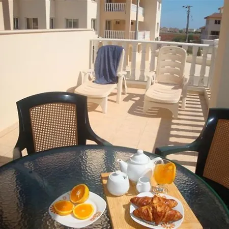 Apartment Theano